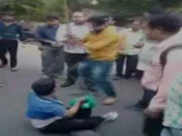 People beat up eve-teaser in madhya pradesh