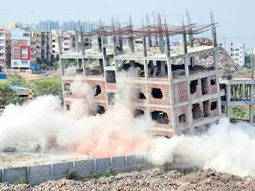 GHMC Demolishes Illegal Constructions And Ruined Buildings