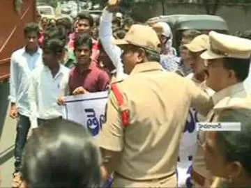 Unemployment peoples demands TET and DSC exam  with in one day