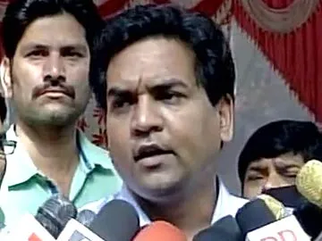 Kapil Mishra starts satyagraha for AAP leaders foreign visit expenses