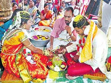 Marriage at near the tree