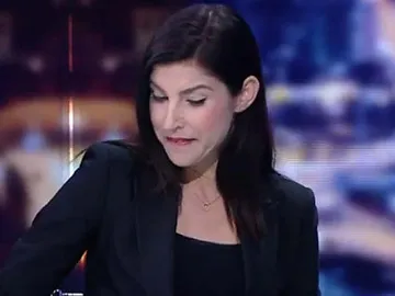 israeli-tv-anchor-reads-of-her-channel-being-shut-down-in-live