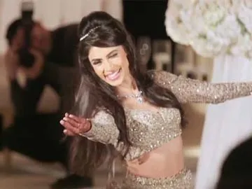 A Million Views For This Bride's Bollywood Dance