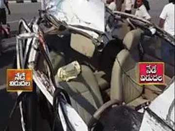 Road Accident in Ranga Reddy District | 2 Dies