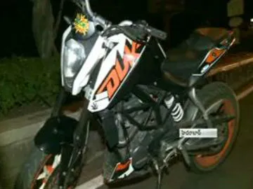 Youngsters Bike Racing in Hyderabad || 9 bikes Seized
