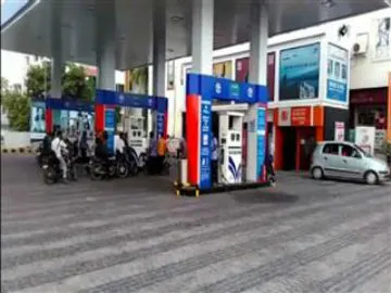 petrol bunks are working on sunday