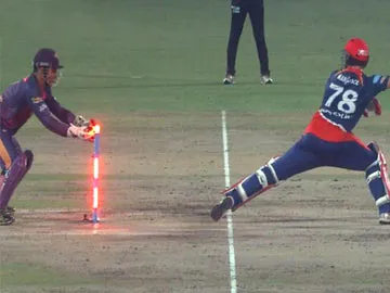 MS Dhoni proves his age is not on obstacle