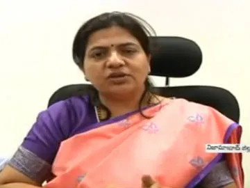 Mothers day specials tory on Nizamabad collector Yogita Rani