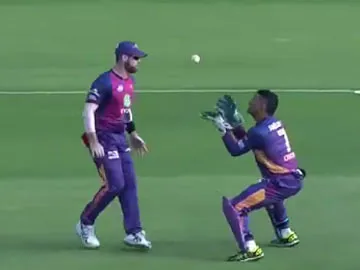 MS dhoni took a catch on rebound from Christian