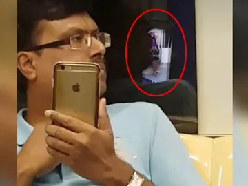man shoots woman in metro train, she catches red handed