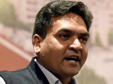 'Kejriwal barely goes to the office, but went to watch Sarkar 3,': Kapil Mishra