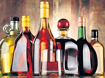 excise officers cought foreign liquor
