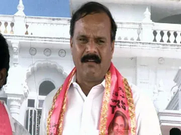 Karne serious comments on komatireddy