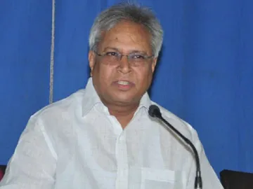 Ex MP Undavalli Arun Kumar Fires On Chandrababu Government