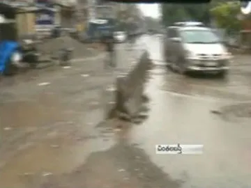 roads damged in chintal basti