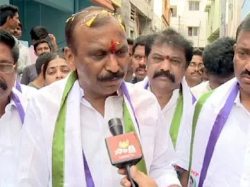 ysrcp condidate shilpa mohan reddy begins compaigning at kurnool