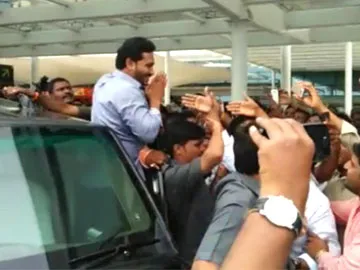 YS Jagan receives grand welcome at gannavaram airport