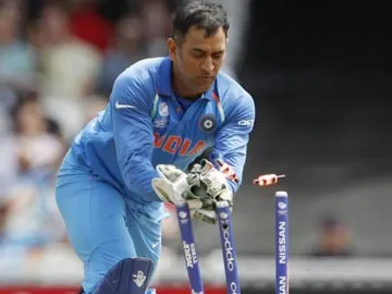 a Video Shows that How MS Dhoni Is Boss Behind The Stumps