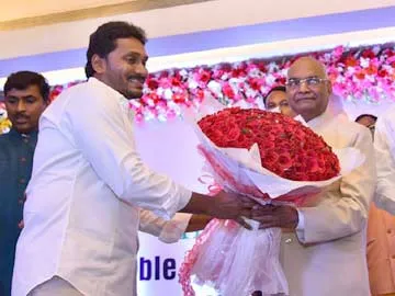 YS Jagan mohan reddy meet ramnath kovindu along with YSRCP MPs, MLAs