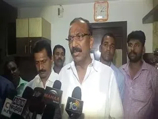 YSRCP leader Shilpa Mohan Reddy Meets Shilpa Chakrapani Reddy