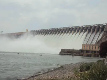 Nagarjunasagar dam hits dead storage