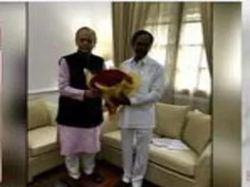 CM KCR meets arun jaitly