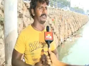 Interview With Life Saviour Real Hero Shiva At Tank Bund in Hyderabad