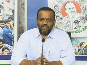 Telangana ysrcp leader sivakumar takes on KCR