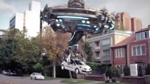 New Technology Of Police Lifting Cars In No Parking Areas In Japan