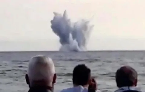 jet flight crashes into sea
