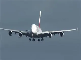 biggest passenger plane dramatic landing