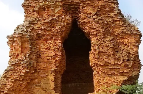 Unique Jain temple at Jadcharla  in Telangana lies in ruins
