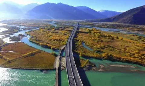 China Opens Expressway In Tibet