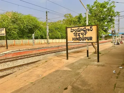 tdp leaders attack on ysrcp followers in hindupur