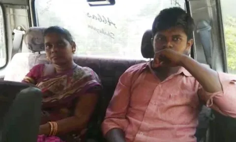 couples made job fraud in gandhi hospital