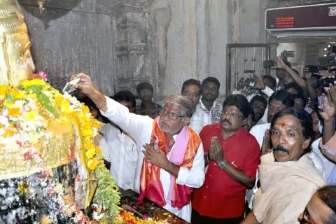 Actor Tanikella Bharani Visits Kusumanchi Shiva Temple