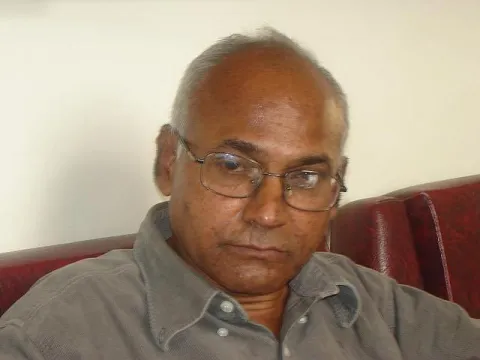 Vijayawada police serve notice to ancha Ilaiah