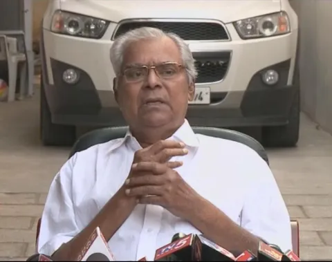 Senior Actor Kota Srinivas Rao Suffered with a Severe HEART Attack - Sakshi