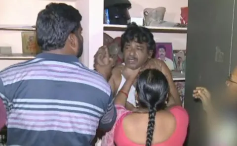 Wife beats up husband over Extra Marital affair in Hyderabad - Sakshi