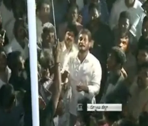 YS Jagan Reached kolumulapalle - Sakshi