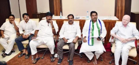 YSR Congress party only solve public problems - Sakshi