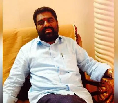 Failed Murder Attempt of ysrcp BC leader Dhananjay Yadav, 10 arresed - Sakshi
