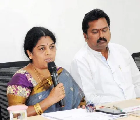 protocol issue raised in agricultural college foundation - Sakshi