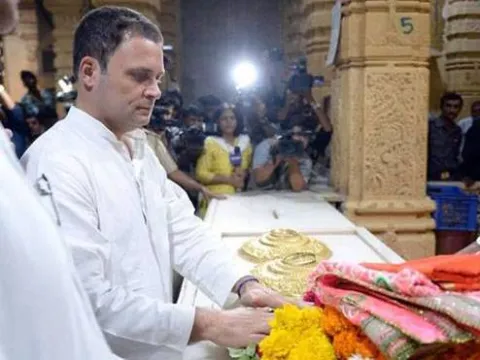 Rahul Gandhi's name in register for non-Hindus at Somnath temple - Sakshi