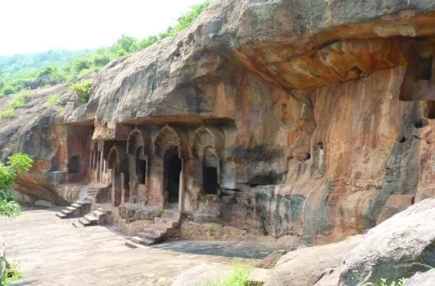 Guntupalli  Buddhist Monuments at Guntupalli  in West Godavari - Sakshi