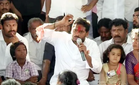 YS Jagan Conduct Rachabanda at Vempalli - Sakshi
