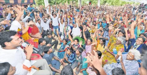 Free Current for SC and ST colonies says YS Jagan - Sakshi