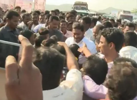 YS Jagan thirdday Padayatra Started - Sakshi