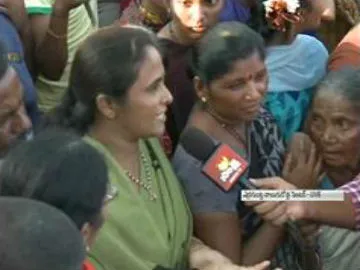 Praja Sankalpa Yatra || woman fire on tdp government - Sakshi