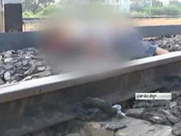 Woman commits suicide with 7 years old son - Sakshi